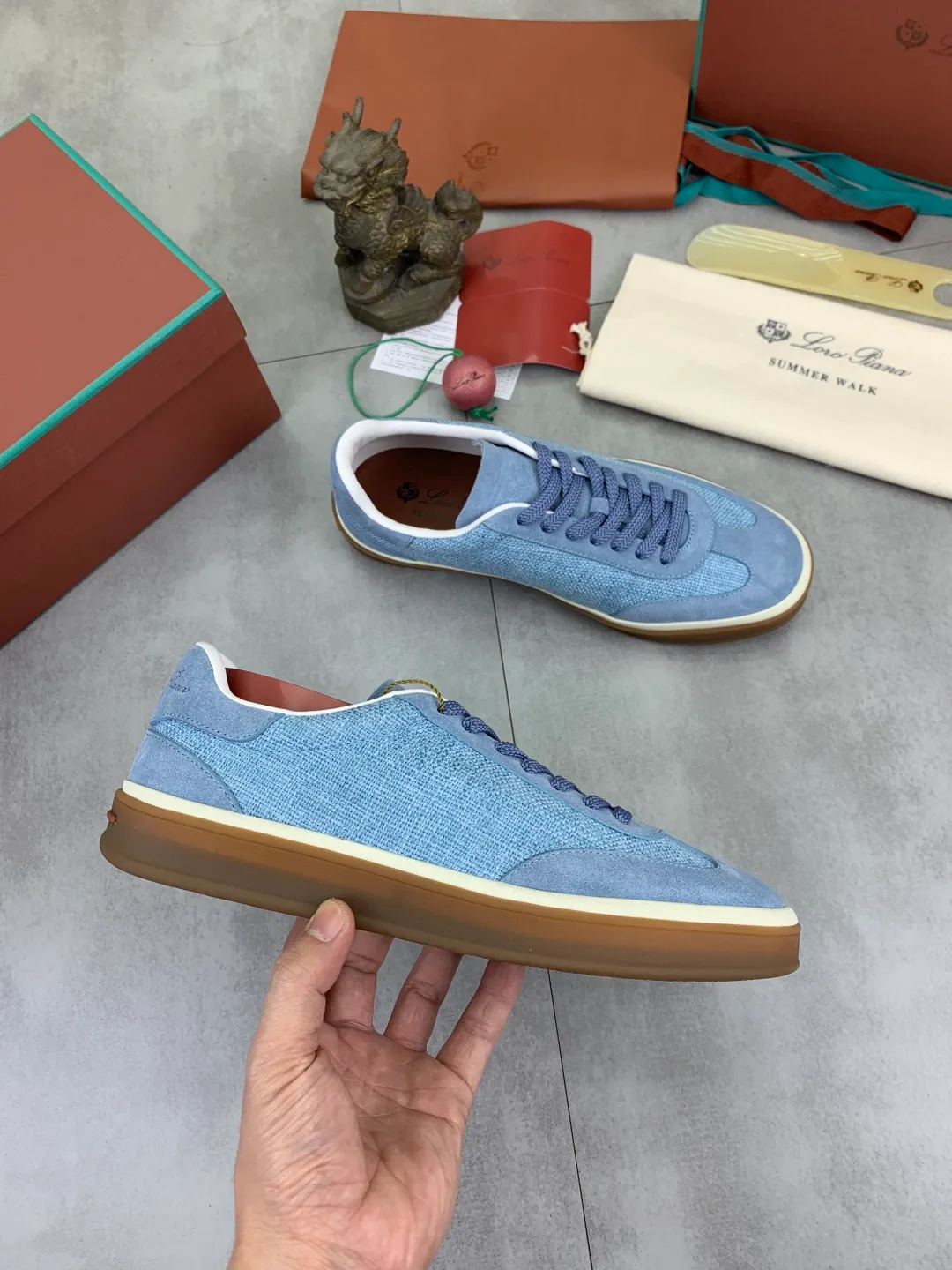 Men's Men's Shoes 💰P560 New Style 💰 The latest casual shoes Loro Piana 💯 Top grade 💯 Buy the original copy 💯 Founded the existing Loro Piana company on April 24, 1924. It is now the sixth generation of family business, providing the best quality products to customers who are discerning about taste and quality. Imported original fly woven fabrics with cowhide fabrics, plain calfskin lining, hand-stitched threads with cowhide feet, original packaging, high-end outsole, size: 38-45 (custom-made for 46), 7️⃣ colors available